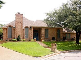 2748 Laurel Valley Ln, Arlington, TX 76006