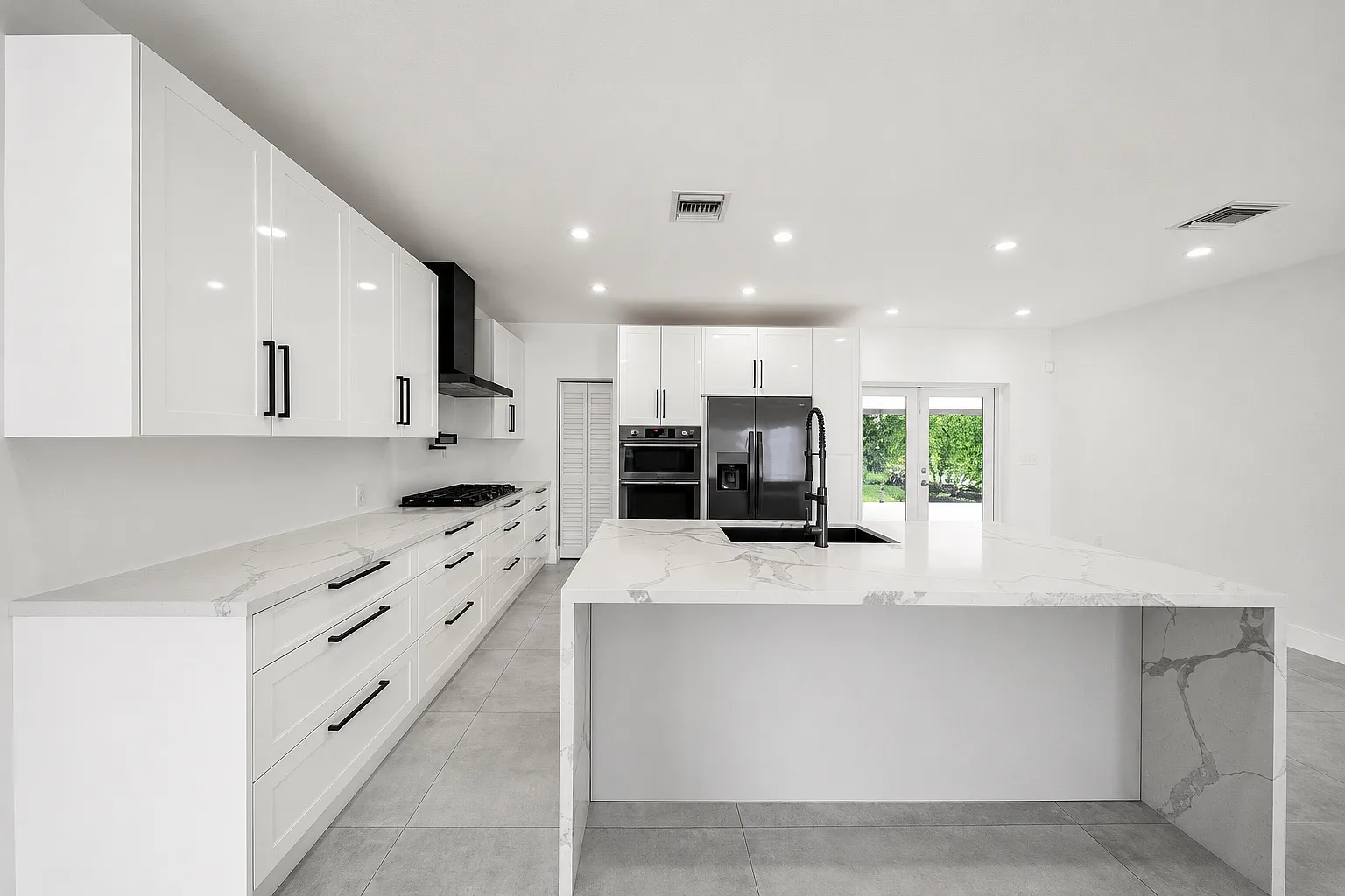 2 bed, $4,500 — Photo 1