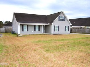 402 Dylan Ct, Beulaville, NC 28518