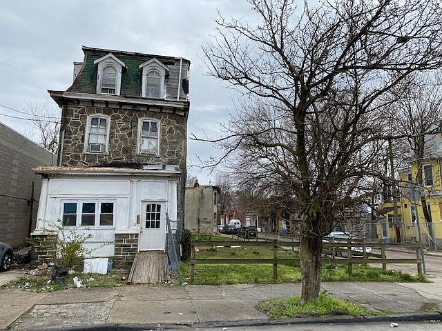 2nd image of 12 W Seymour St