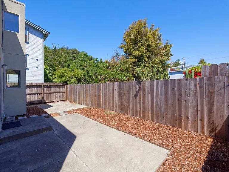 2231 Ward St — Photo 36