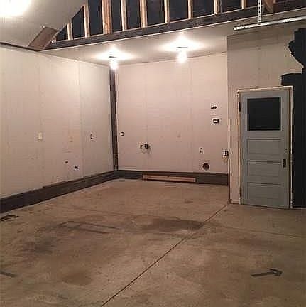 4th image of 75 Labelle Ave