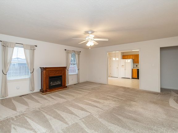 5th image of 1224 Meadowood Dr