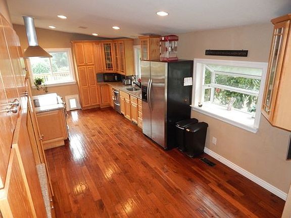 4th image of 4424 59th Street Ct E