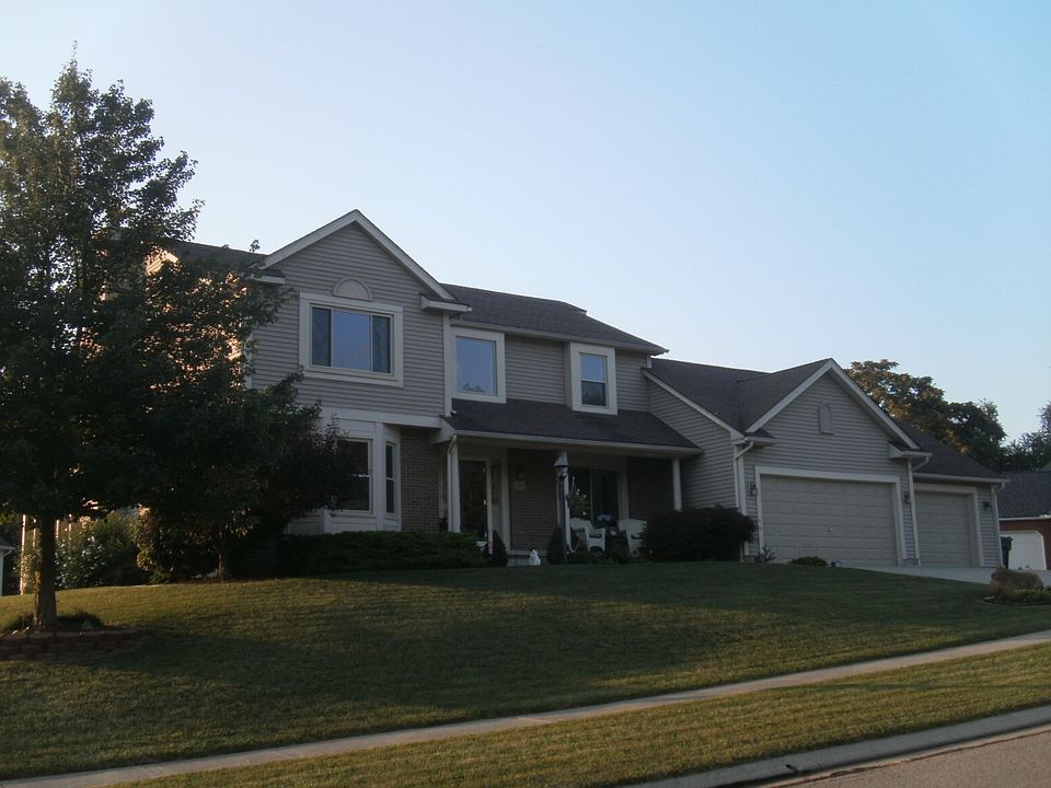 Three Car Garage
