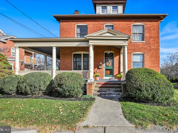 112 S Decatur St, Strasburg, PA 17579