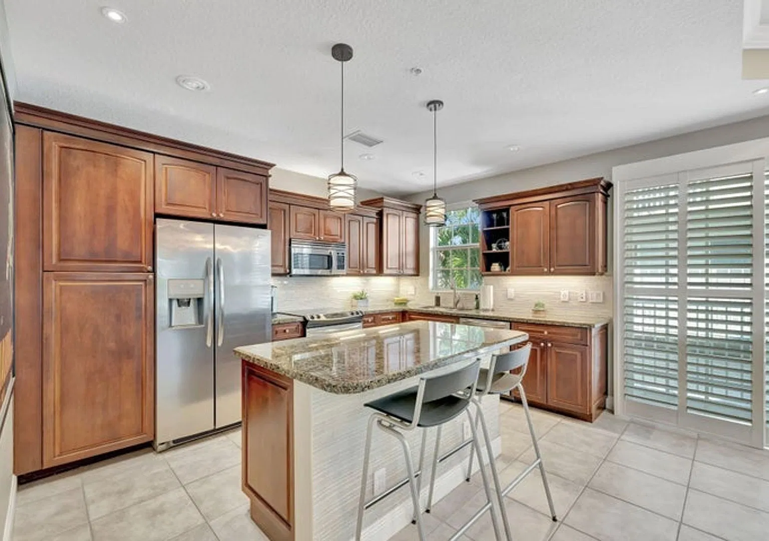 2685 NE 9TH Avenue 6, Wilton Manors, FL 33334 - 3720 — Photo 3