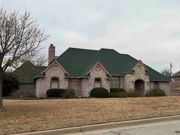 2 Raintree St, Ponca City, OK 74604