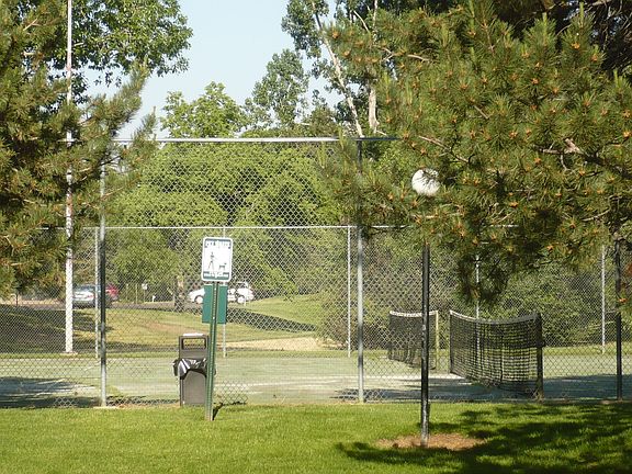Mission Hills Tennis Courts