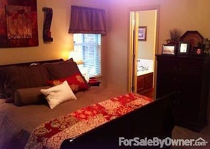 5th image of 527 E Greenfield Dr