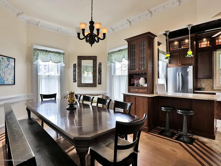44 Webb Ave — Photo 10