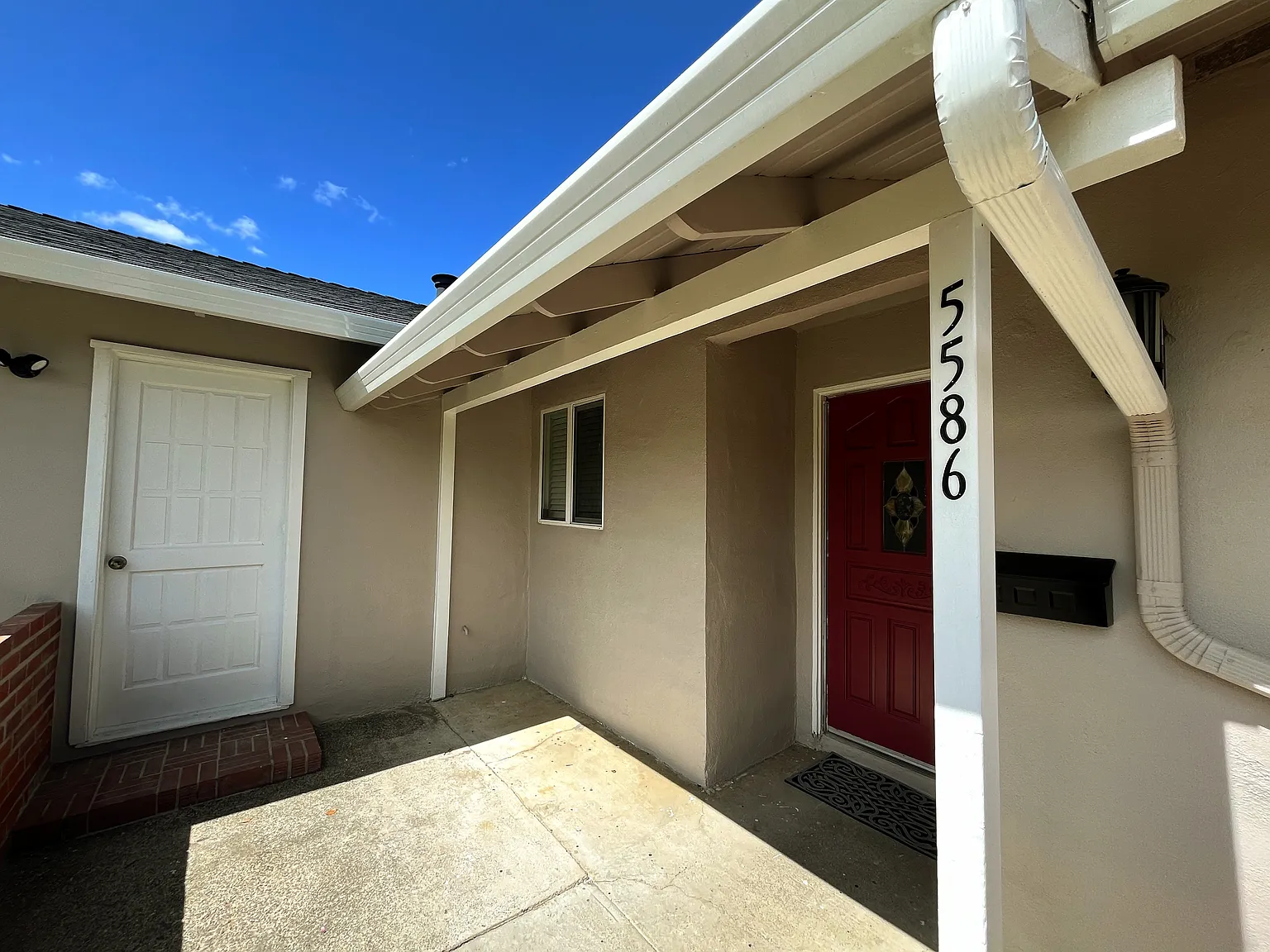 3 bed, 1.5 bath, 1506 sqft, $4,500 — Photo 2