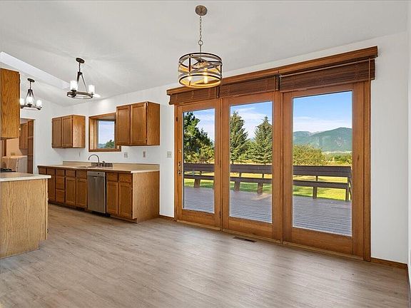 5th image of 3539 Holly Ln