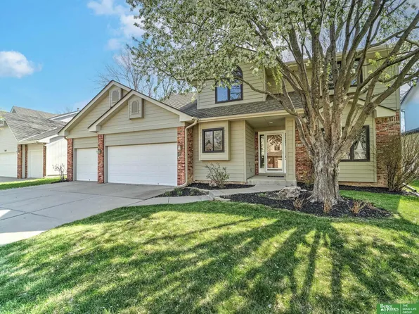 215 S 163rd St, Omaha, NE 68118