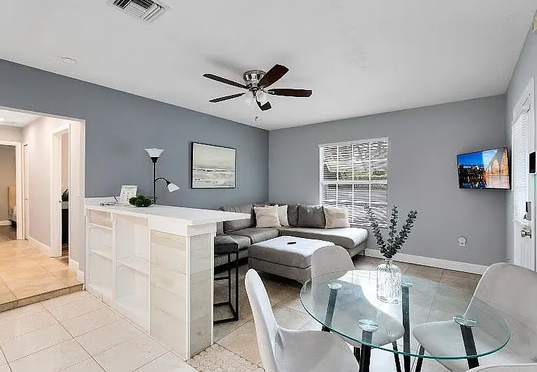 2616 S Crystal Lake Dr #C — Photo 3