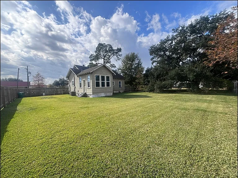 104 Nouveau Ln — Photo 4