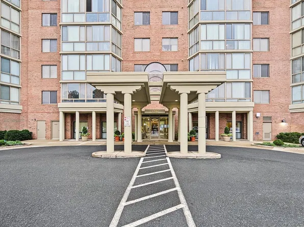 3200 N Leisure World Blvd APT 904, Silver Spring, MD 20906
