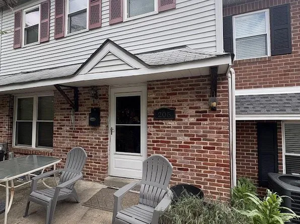 205 Whitpain Hls, Blue Bell, PA 19422