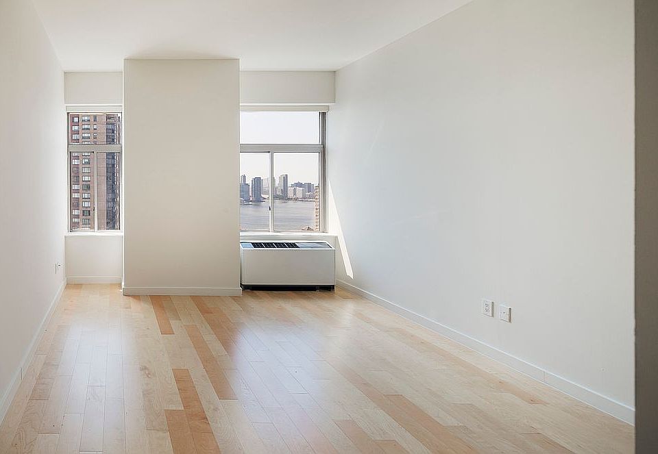1st image of 90 Washington St APT 24D