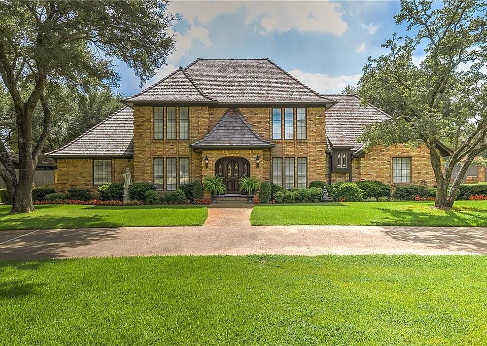 1st image of 718 Stonelake Dr