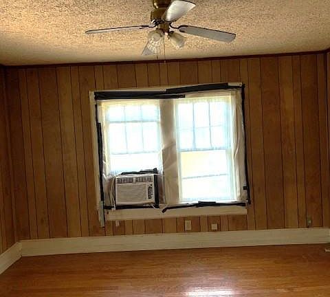 3rd image of 132 Peters St