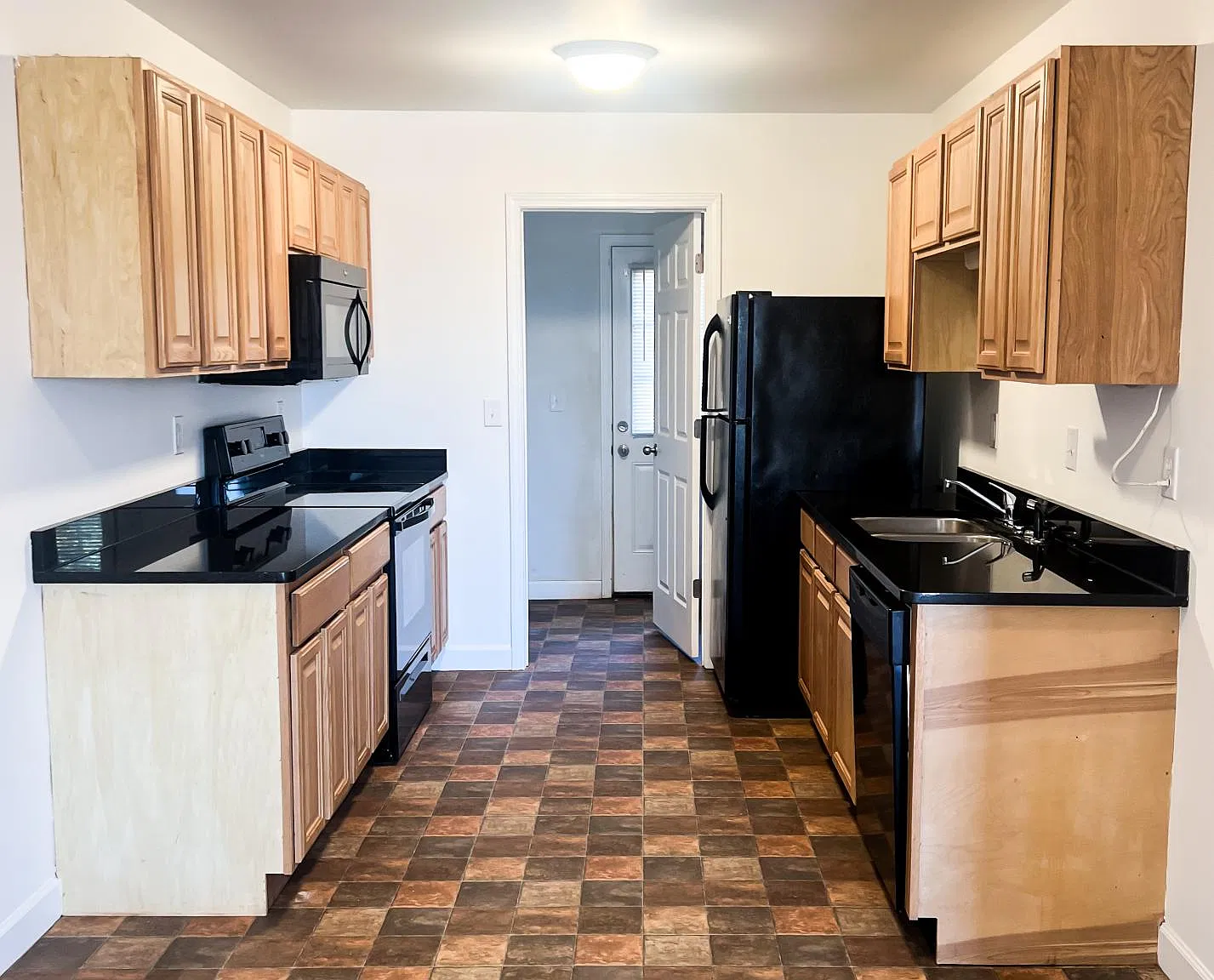 2 bed, 900 sqft, $1,299 — Photo 4
