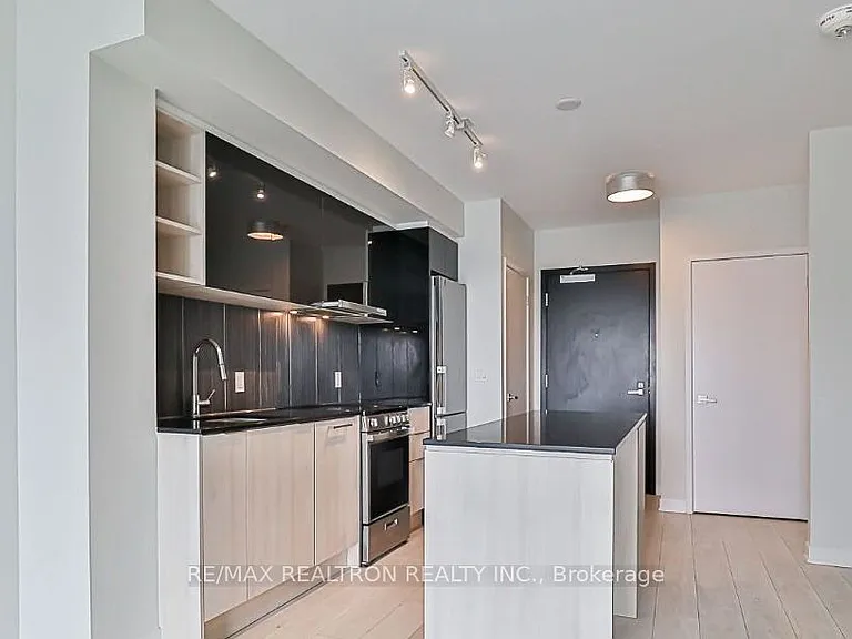 31 Tippett Rd #636 — Photo 12