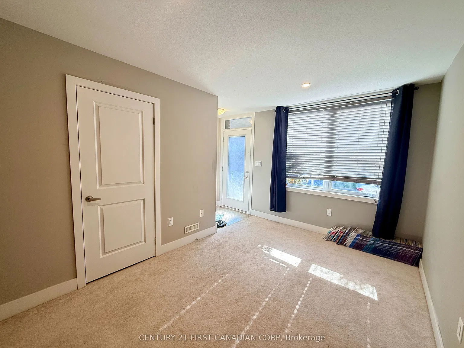 3 bed, $2,450 — Photo 4