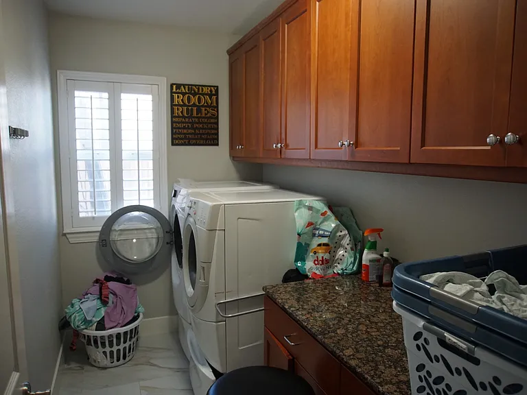 8833 Harding Hall Dr — Photo 19