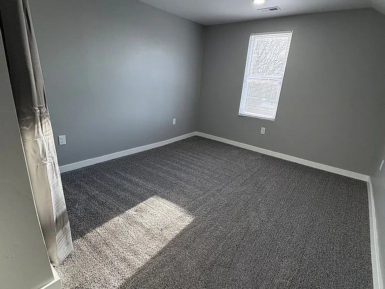317 Smith Ave — Photo 9