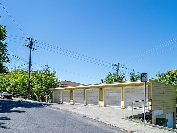 2nd image of 202 E Rockwood Blvd APT 6
