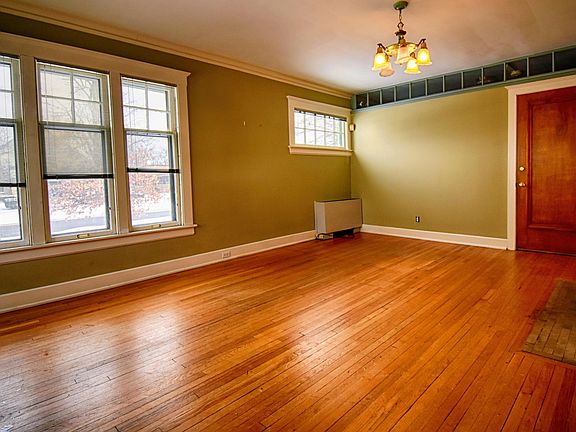 5th image of 831 N Washington Ave