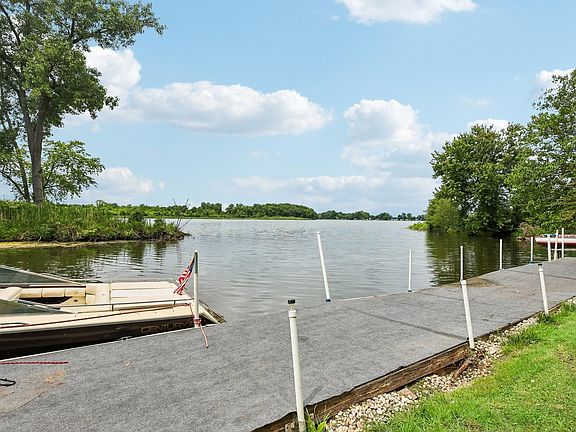2nd image of 35482 N Sheridan Dr