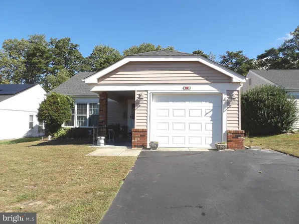 69 Buckingham Dr, Southampton, NJ 08088