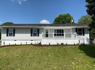 1900 Spring Hill Rd, Knoxville, TN 37914