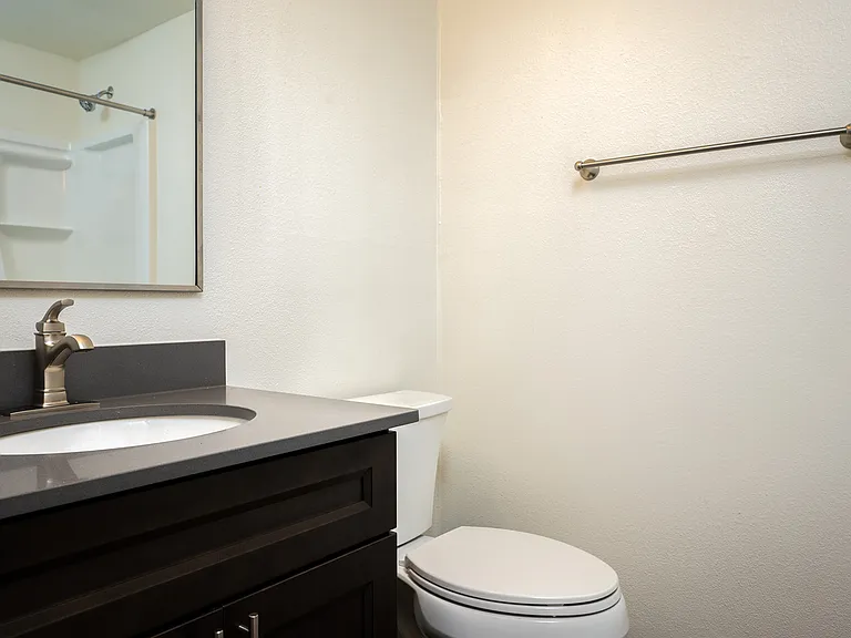 Shady Glen Apartments — Photo 13