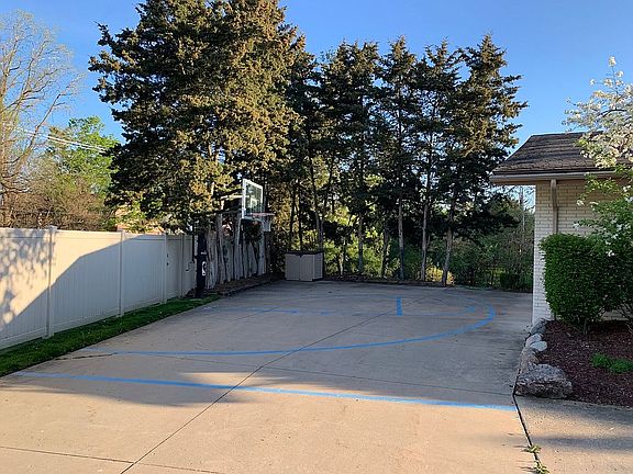 2nd image of 22880 Twyckingham Way