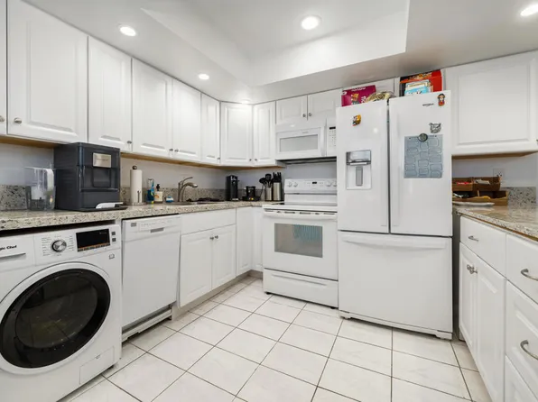 64281 Spyglass Ave Unit 42, Desert Hot Springs, CA 92240