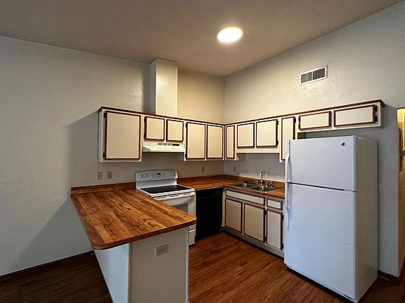 4th image of 218 White Dr APT F