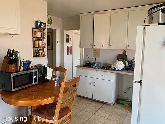 4th image of 478 Herschel St APT 4