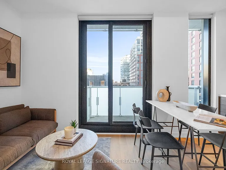 11 Charlotte St #606 — Photo 6
