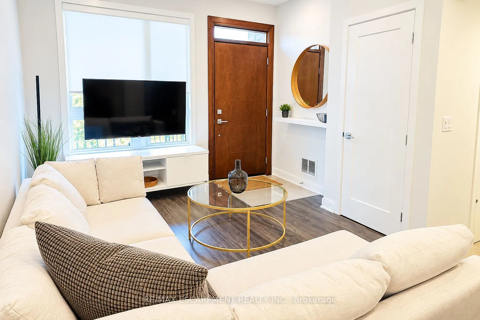1 bed, $2,100 — Photo 4