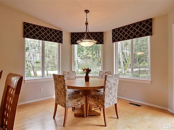 4th image of 2402 89th Street Ct NW