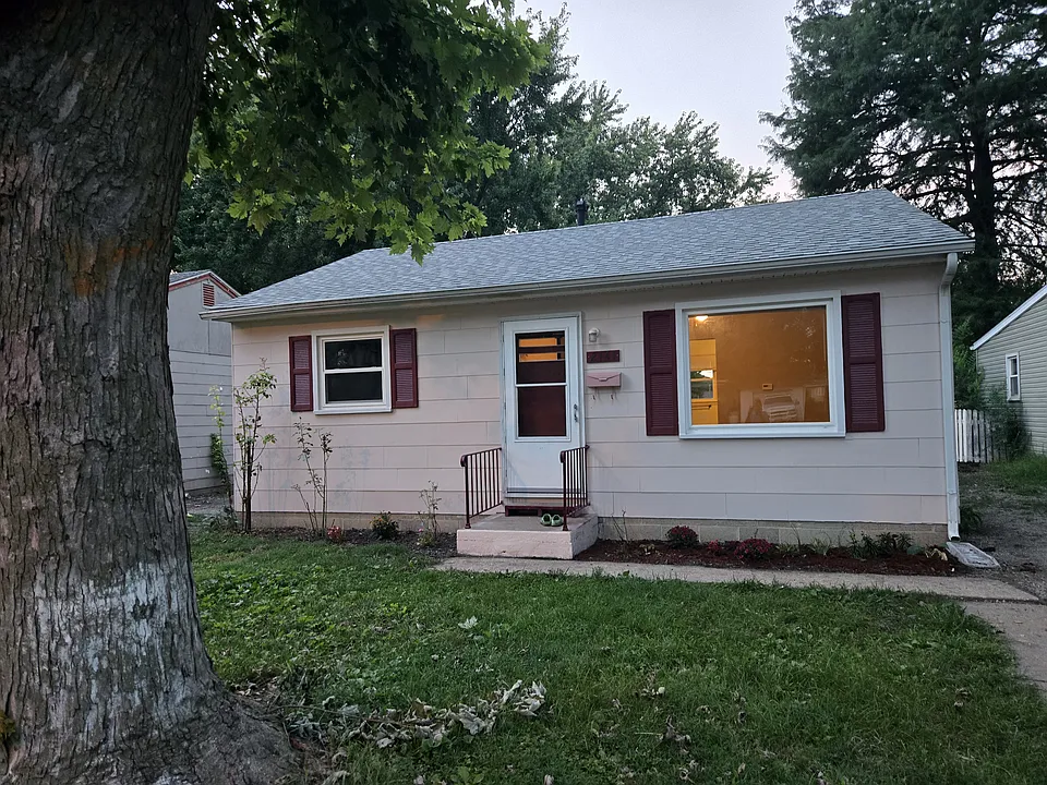 2141 E Converse Ave