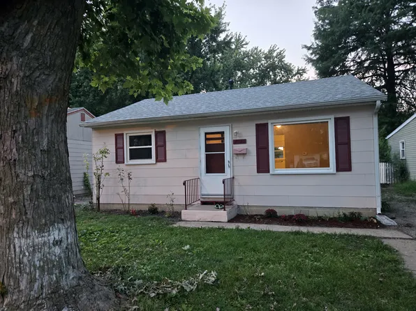 2141 E Converse Ave, Grandview, IL 62702