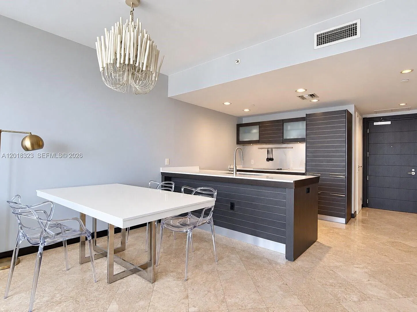 Epic West Condo — Photo 4
