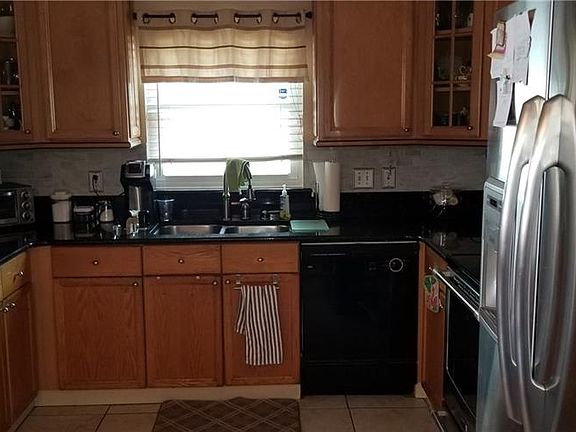5th image of 2429 Woods Edge Cir