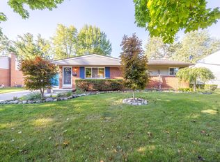 282 Nichols Dr, Saline, MI 48176
