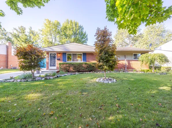 282 Nichols Dr, Saline, MI 48176