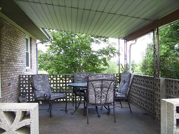 5th image of 700 Seminole Dr